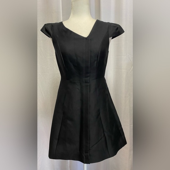 Halston Heritage | Cap Sleeve V Neck Faille Dress Black NWT mini | size 0 - Picture 2 of 5